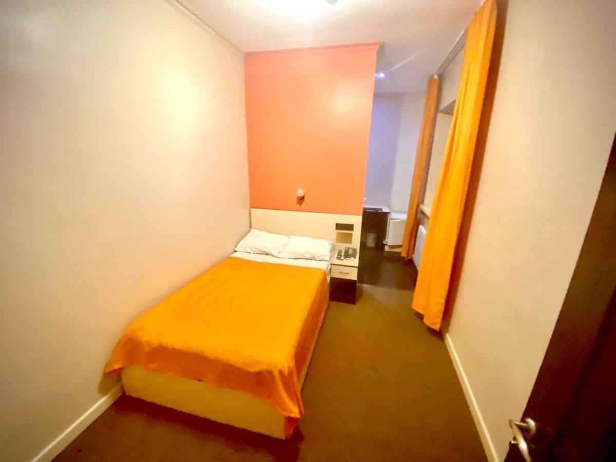 Ulpan Mini Hotel Astana Zewnętrze zdjęcie