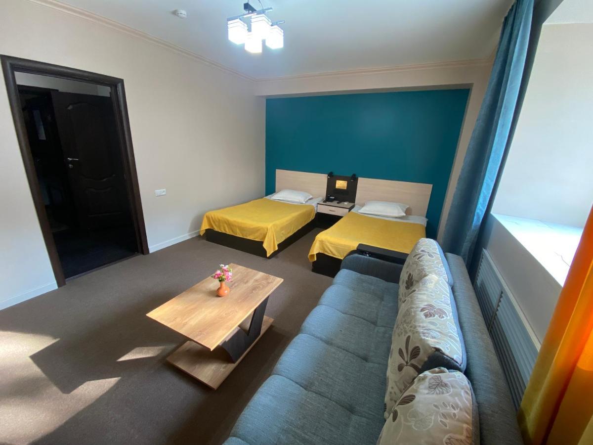 Ulpan Mini Hotel Astana Zewnętrze zdjęcie