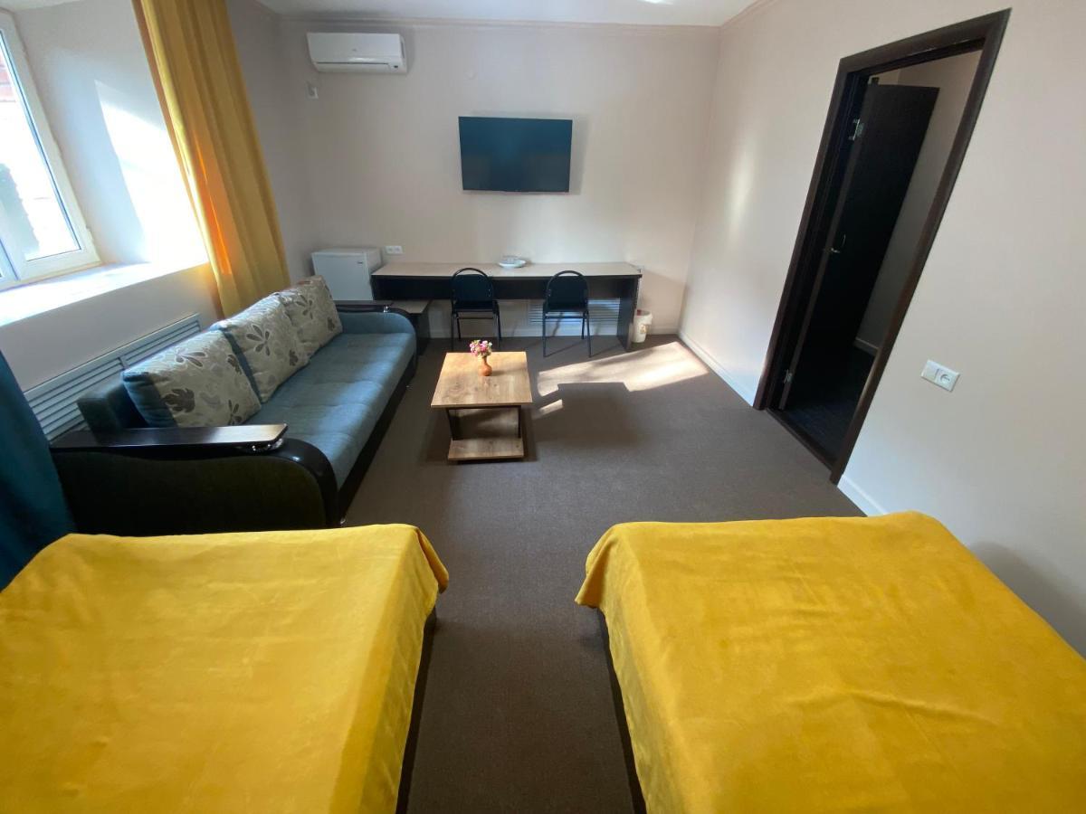Ulpan Mini Hotel Astana Zewnętrze zdjęcie